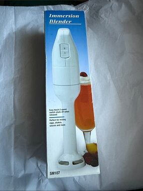 Immersion Blender SM107 White - Compact Handheld 2 speed. Like new.